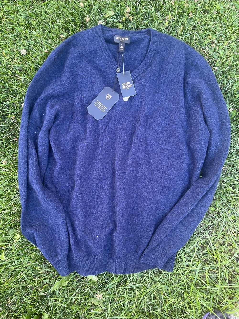Club Room Luxury Men's Dark Navy V-Neck Sweater NWT M